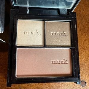 Avon Mark Flip For It color Kit Milan